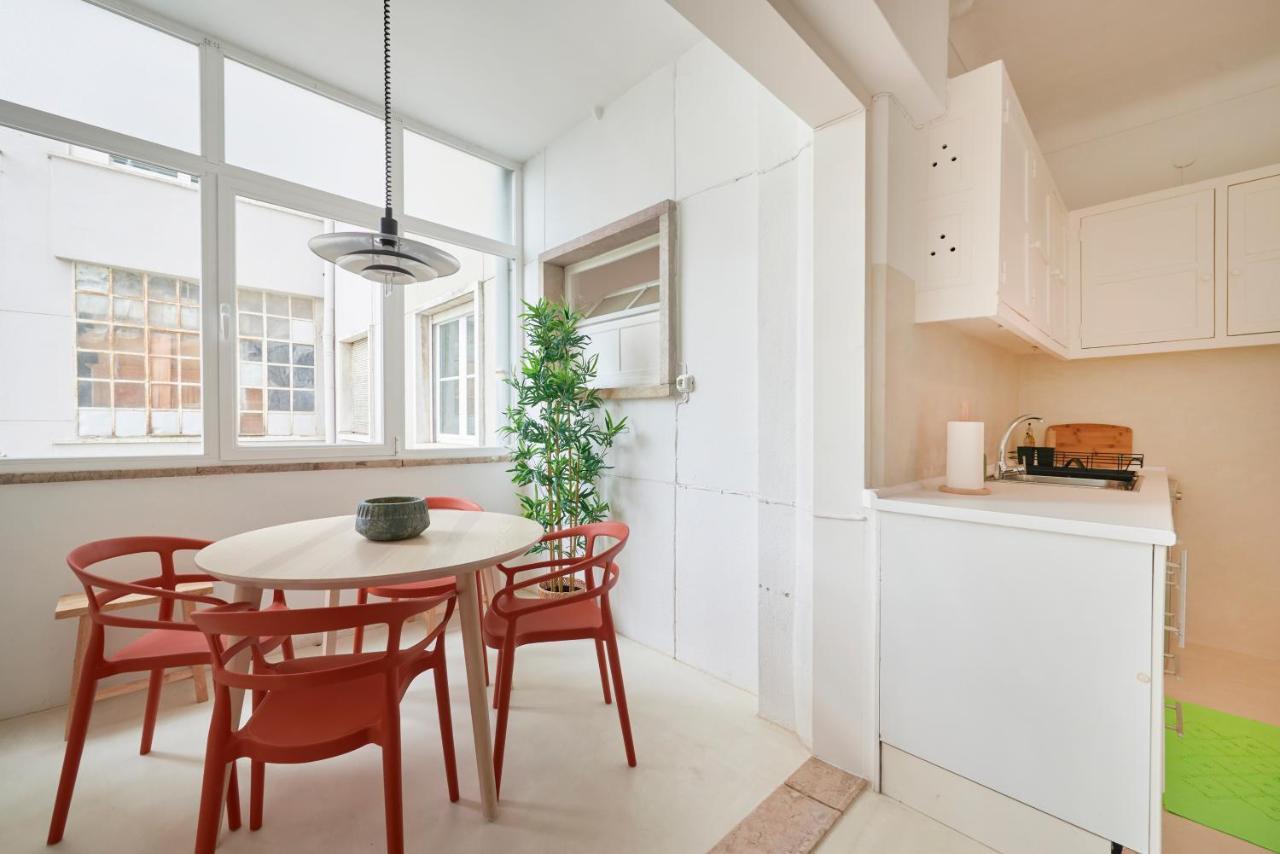 Light-Filled & Renovated Apartment, By Timecooler Lisabona Exterior foto